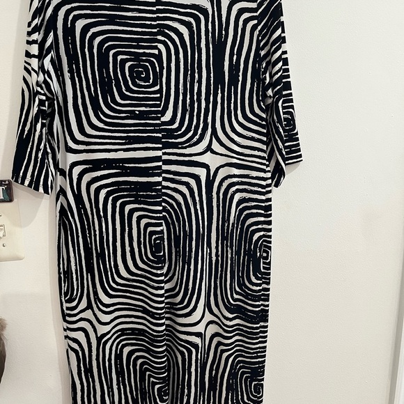 Chico's Black and White Zebra Print Top H-3 - Picture 4 of 9